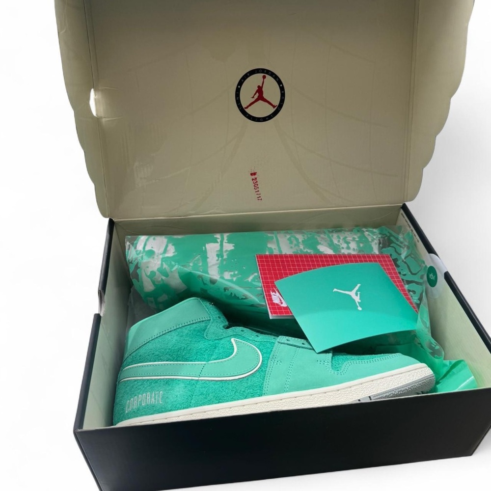 Nike Jordan Ship PE SP x Corprate “Got em” Og Light Mensa size 12.5
